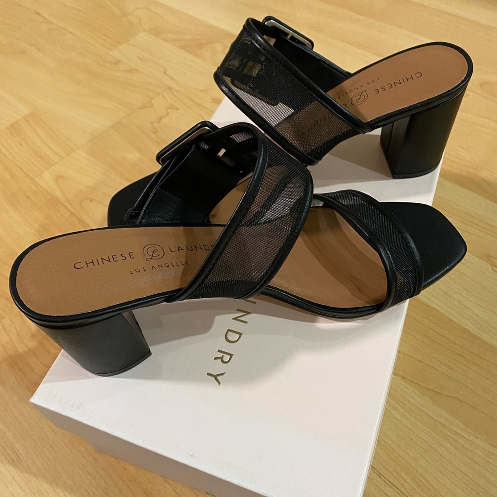 Chinese Laundry Yippy block heel